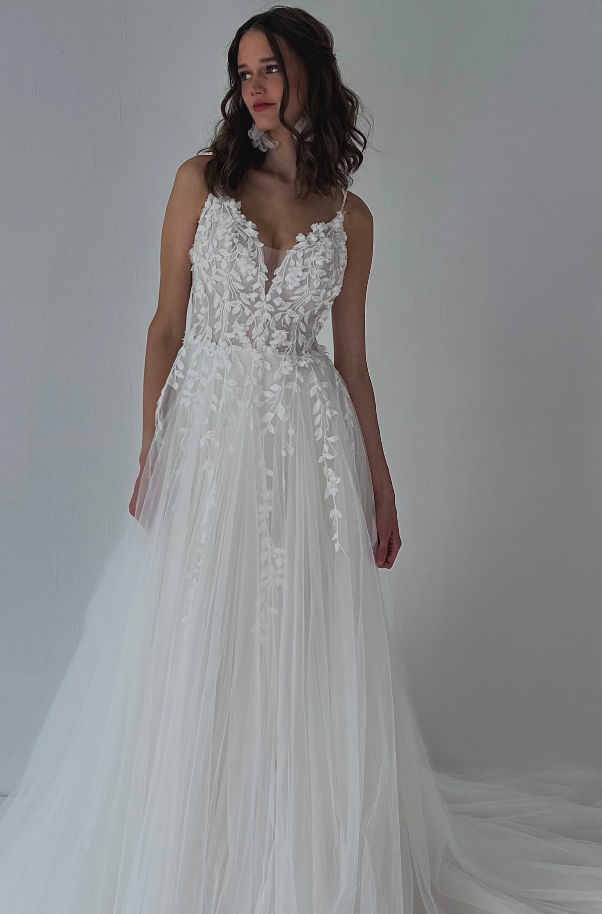 Best Bridal Looks for Minimalist Weddings