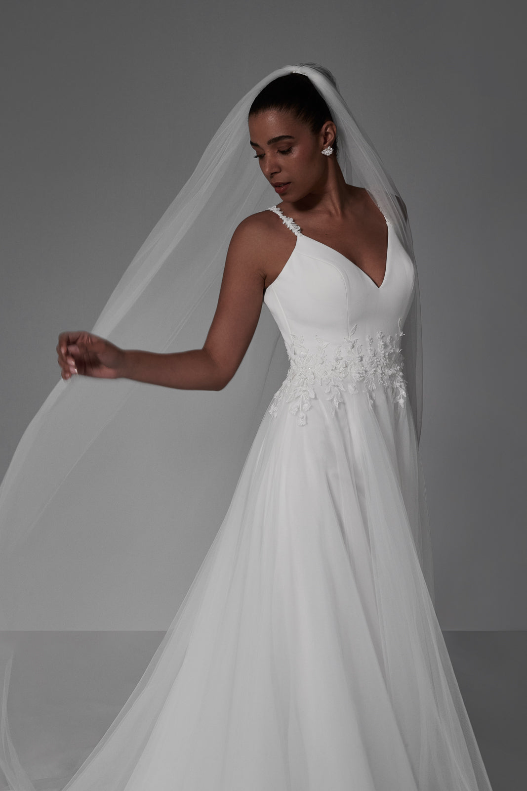 A Real Bride's Modern Glamour Wedding Example