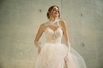 How to Choose a V Neck Wedding Gown
