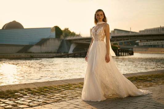 Aurellyia Luna wedding dress by Lina Becker Germany, Deep V-neckline with illusion detailing
