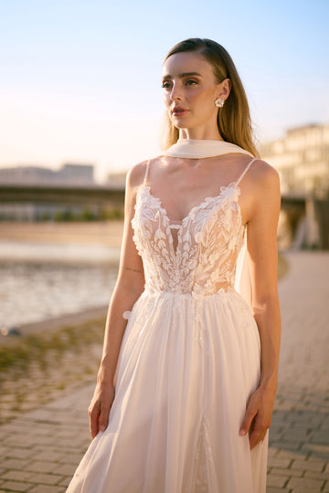 Aurellyia Luna wedding dress by Lina Becker Germany – A-line silhouette