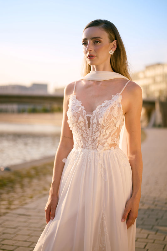 Aurellyia Luna wedding dress by Lina Becker Germany – A-line silhouette