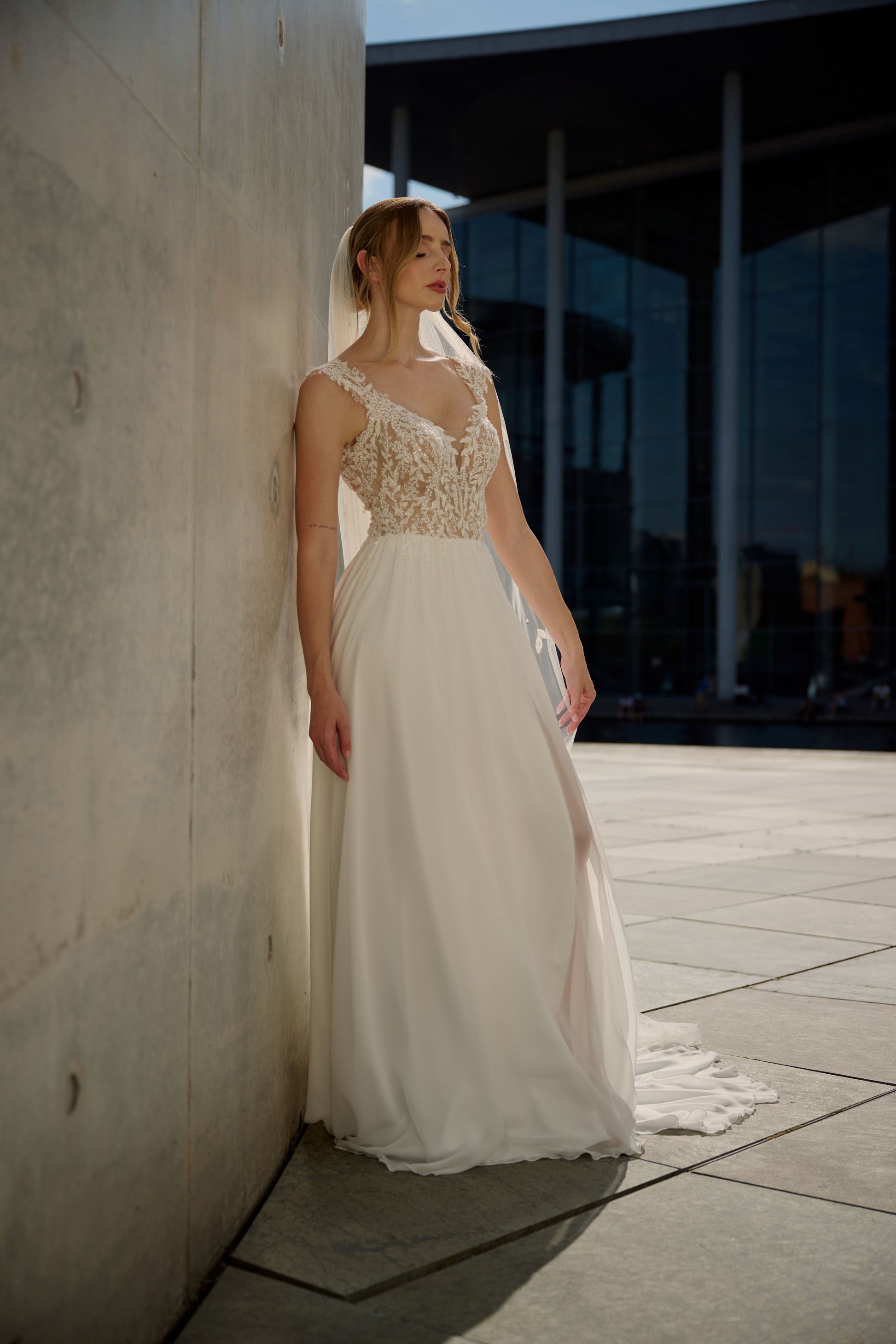 Talarena wedding dress by Lina Becker Germany, Wide lace straps