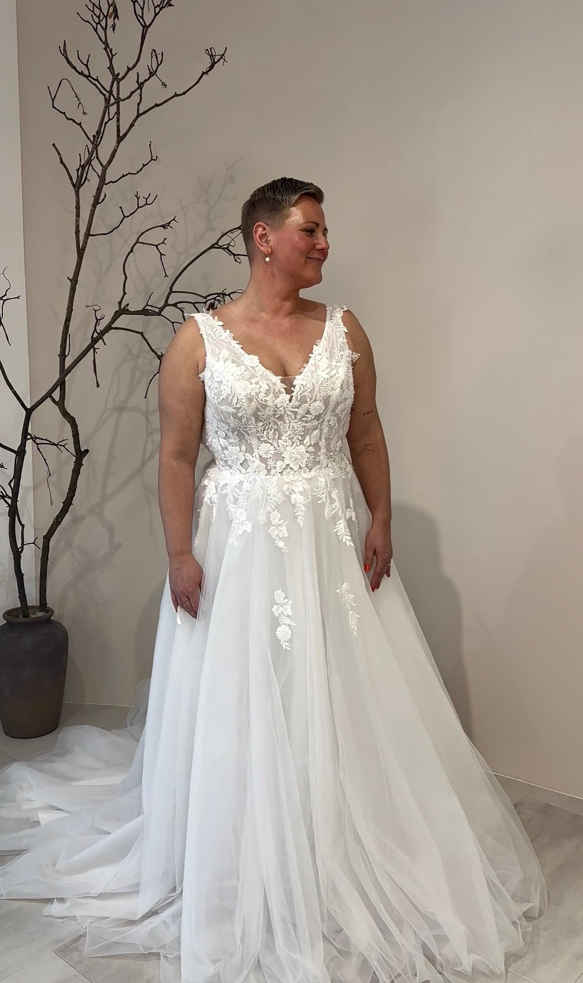 Thaluna Curvy Brautkleid 88041 - Ansicht 2